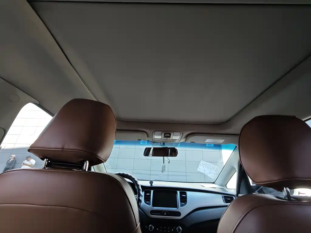 Kia Carens 2015 — фото 13