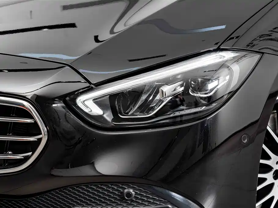 Mercedes-Benz C-Class 2025