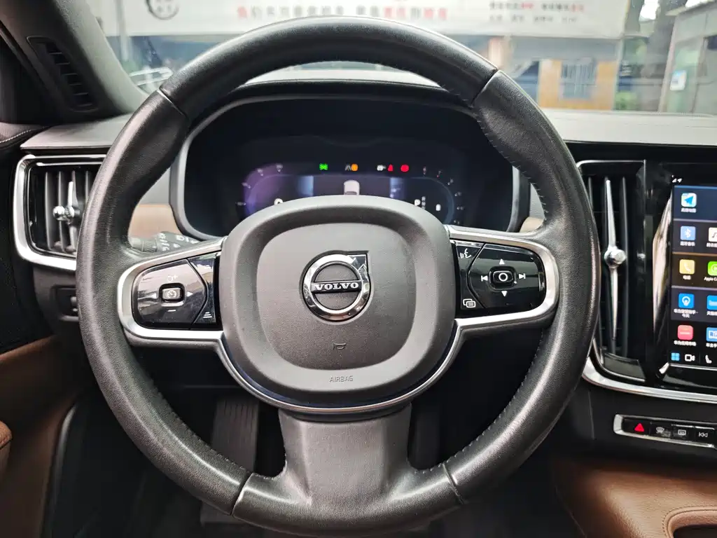 Volvo S90 2022 — фото 11