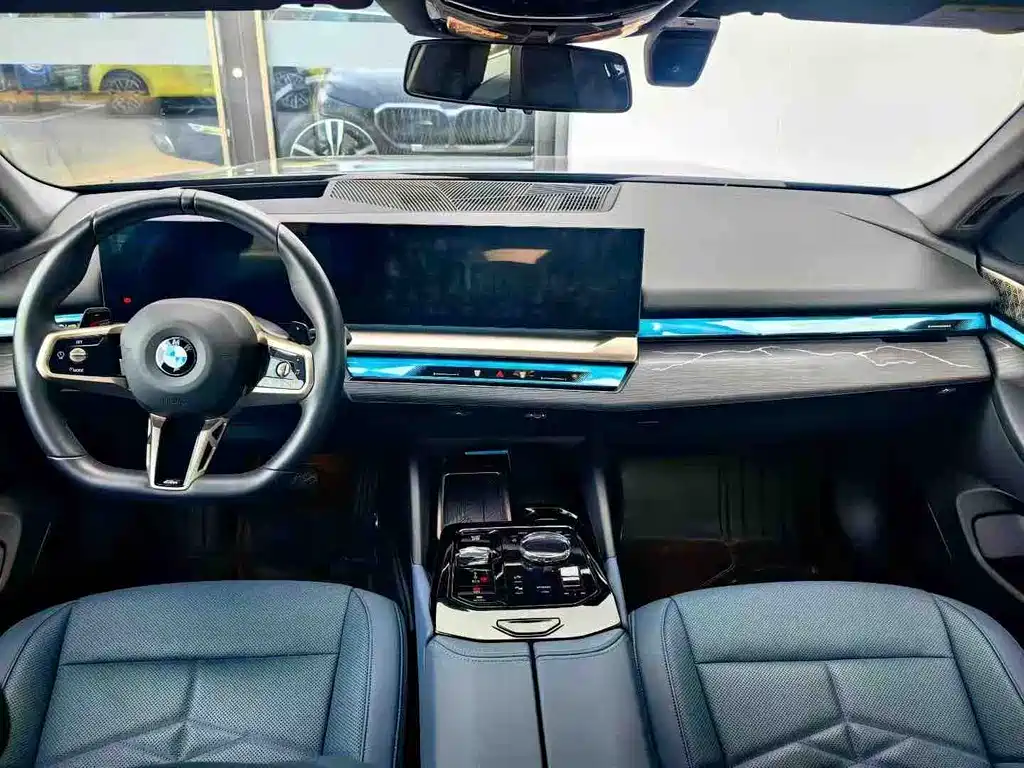BMW 5 Series 2025
