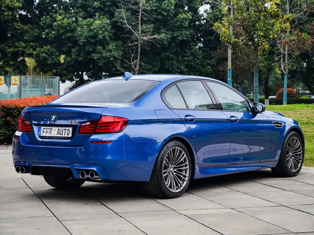 BMW M5 2012 — фото 5