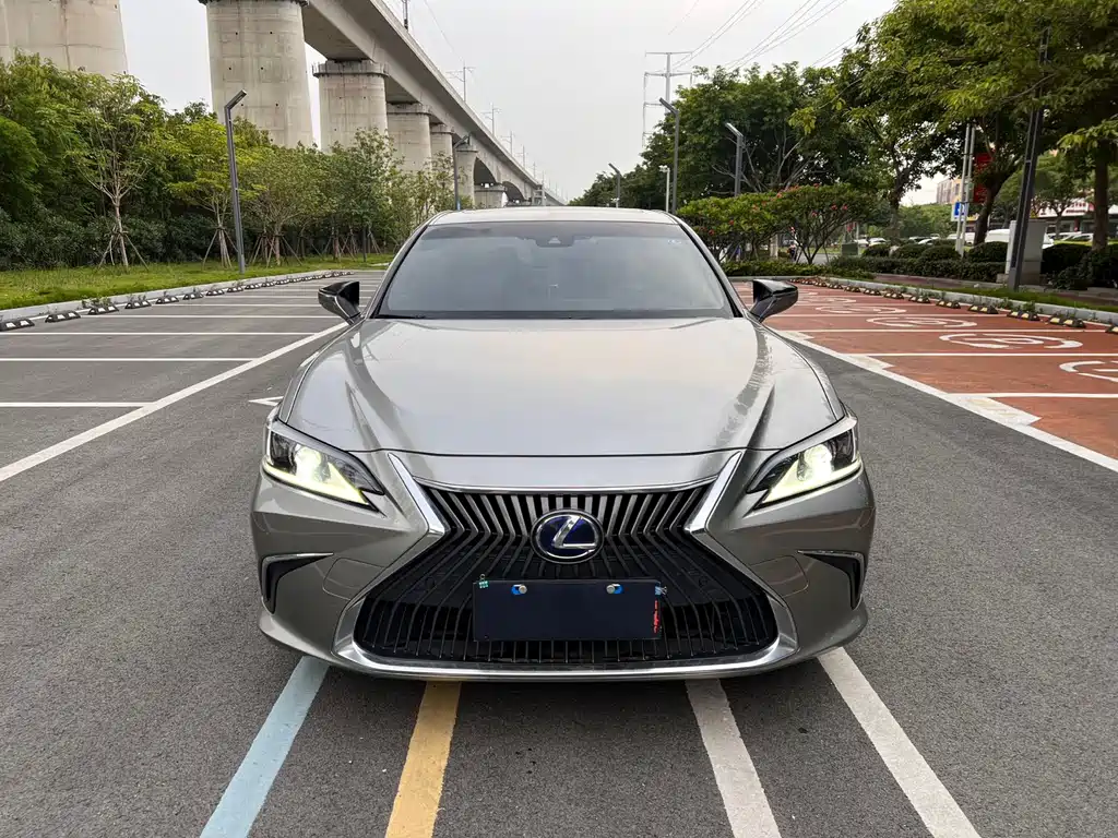Lexus ES 2019 — фото 2