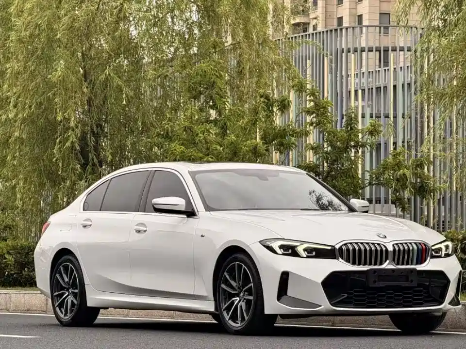 BMW 3 Series 2023 — фото 11