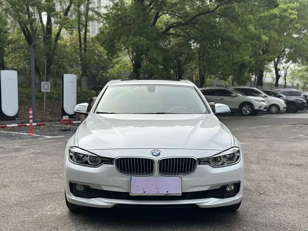 BMW 3 Series 2018 — фото 2