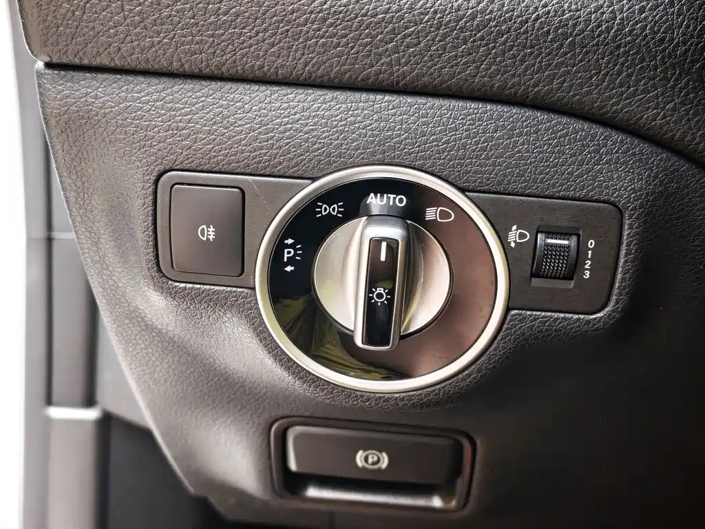 Mercedes-Benz CLA 2018 — фото 15