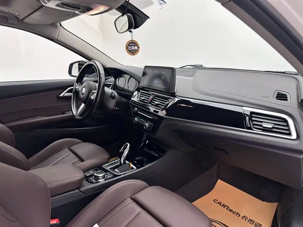 BMW 1 Series 2022 — фото 11