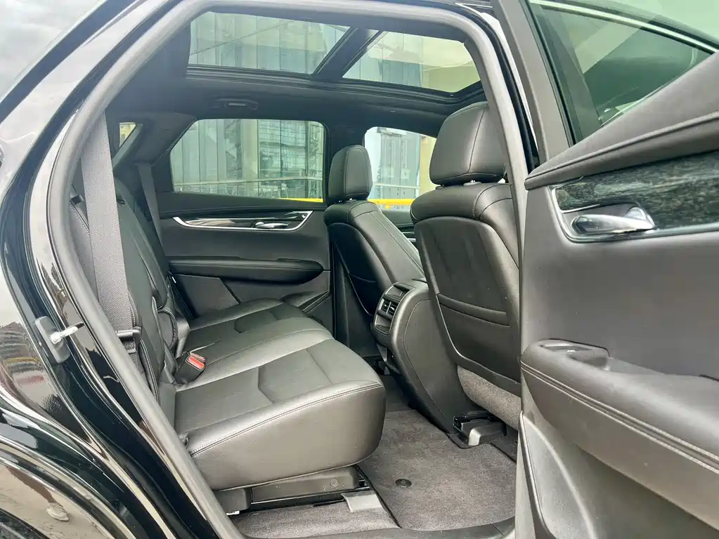 Cadillac XT5 2020 — фото 13
