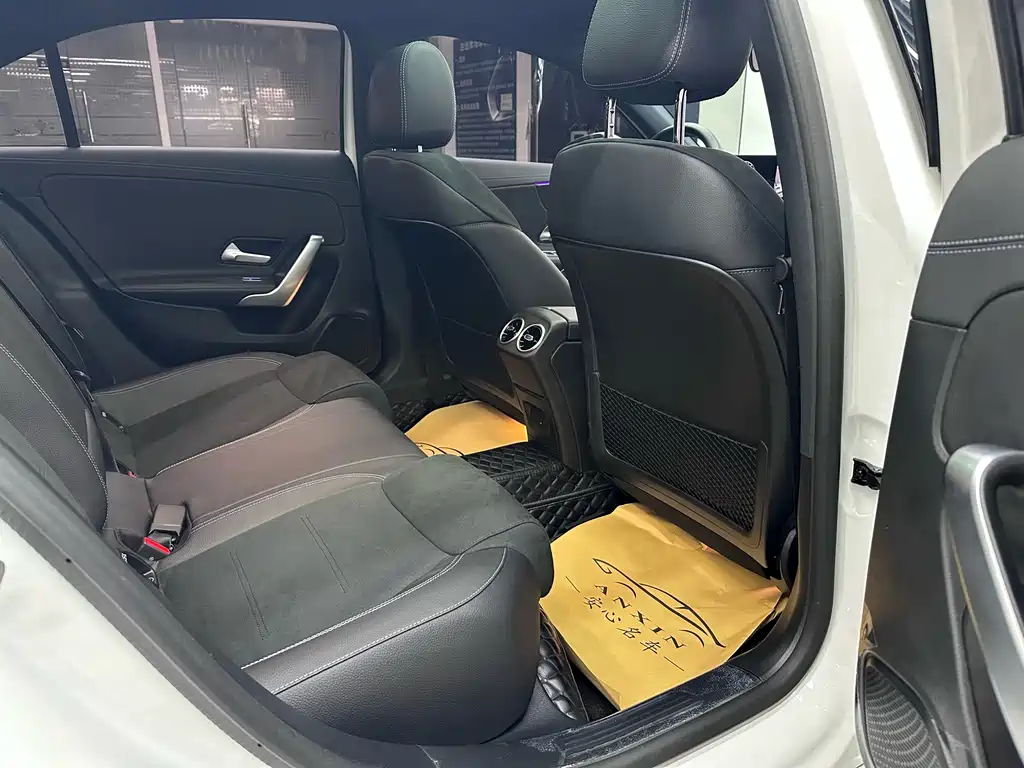 Mercedes-Benz A-Class 2023 — фото 15