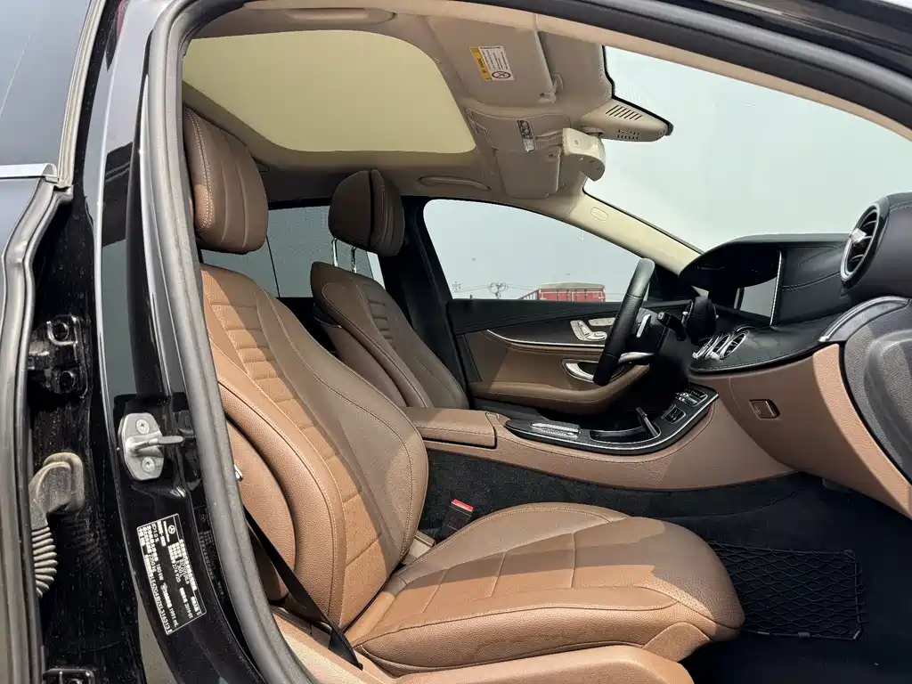Mercedes-Benz E-Class 2019 — фото 15