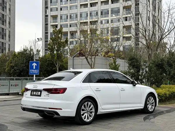 Audi A4L 2019