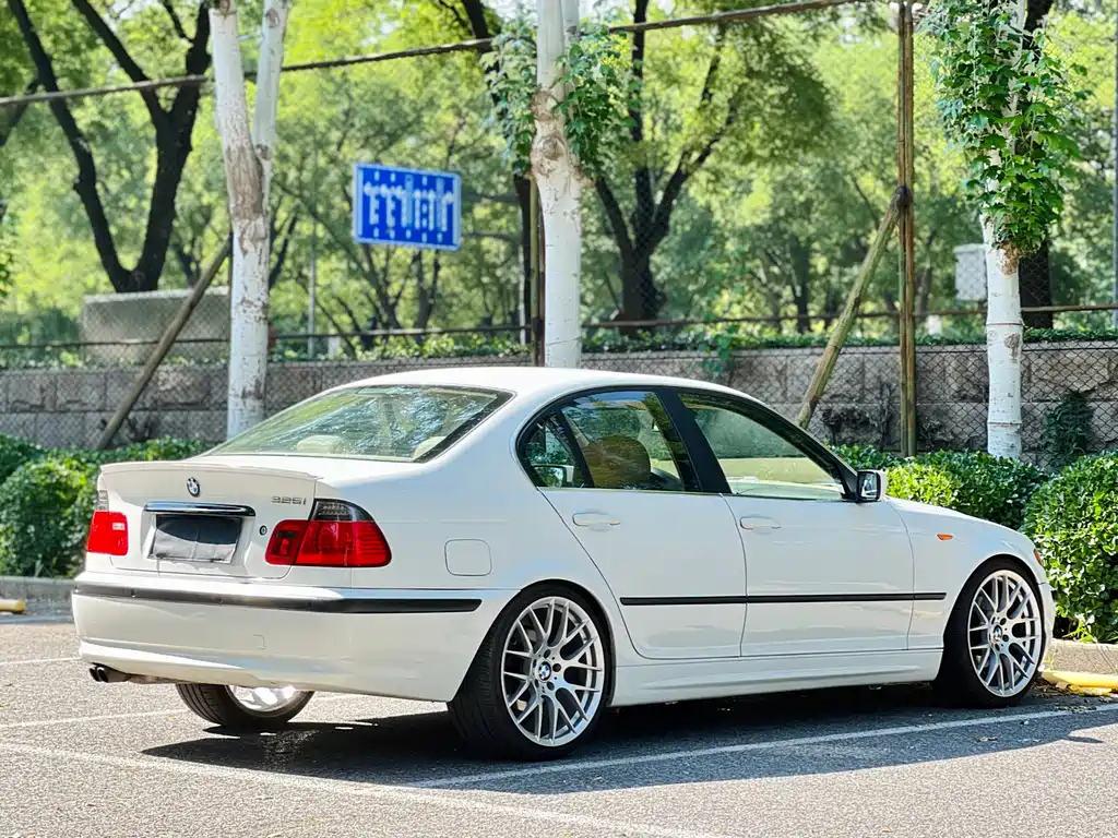 BMW 3 Series 2003 — фото 15