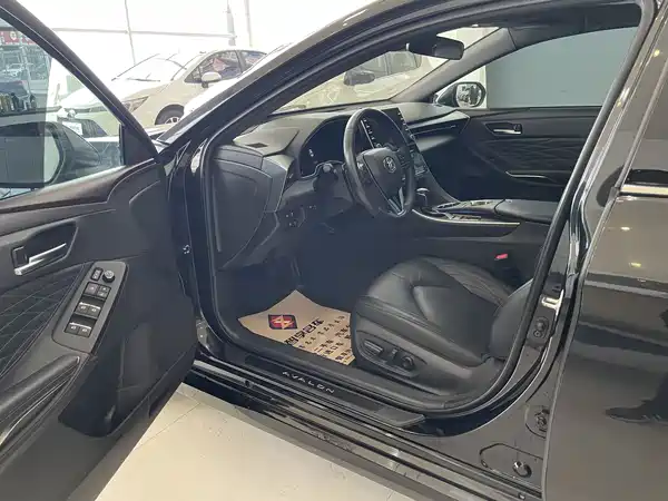 Toyota Avalon 2019