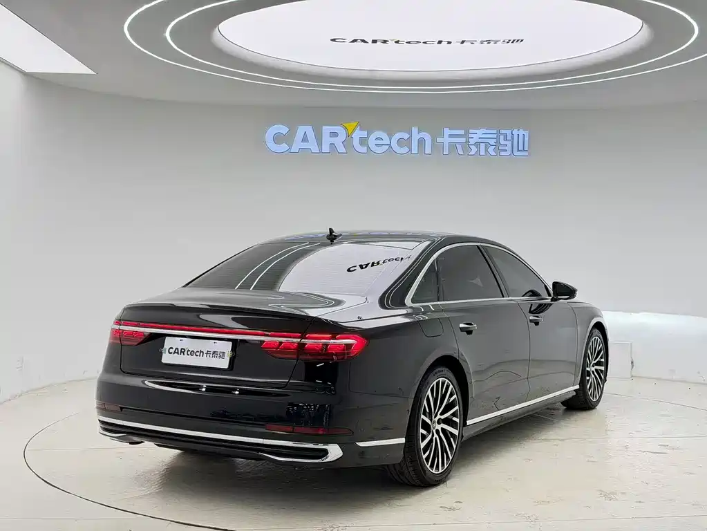 Audi A8 2023 — фото 7