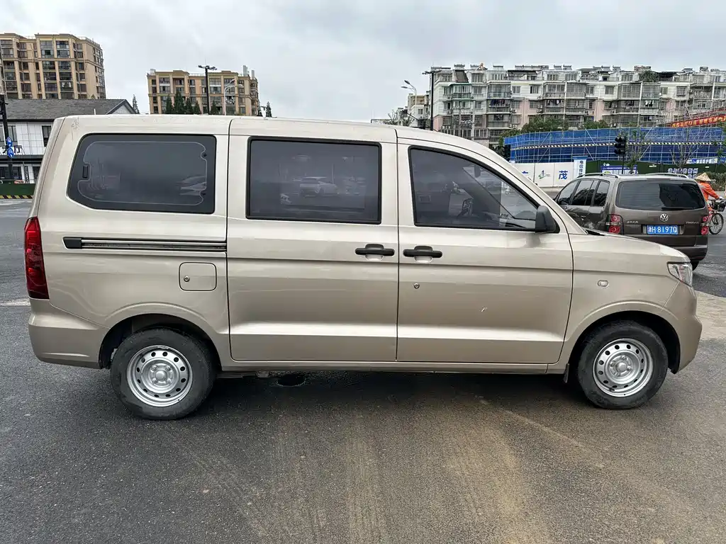 Wuling Hongguang V 2024