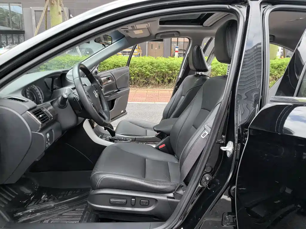 Honda Accord 2016 — фото 27