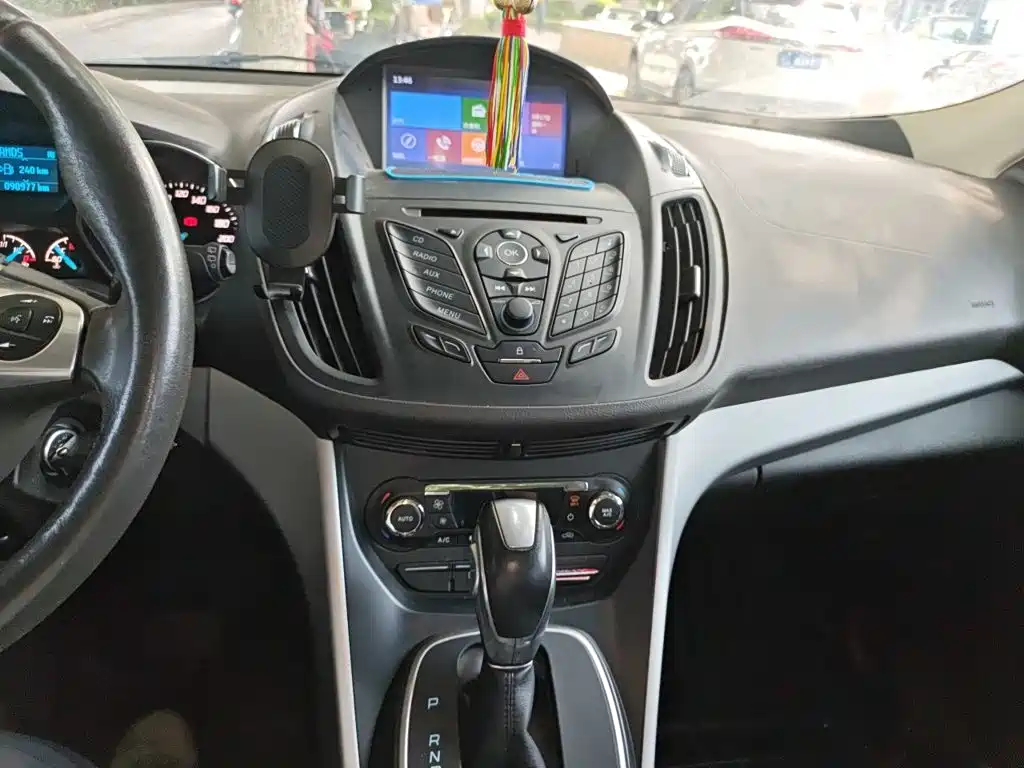Ford Kuga 2014 — фото 14