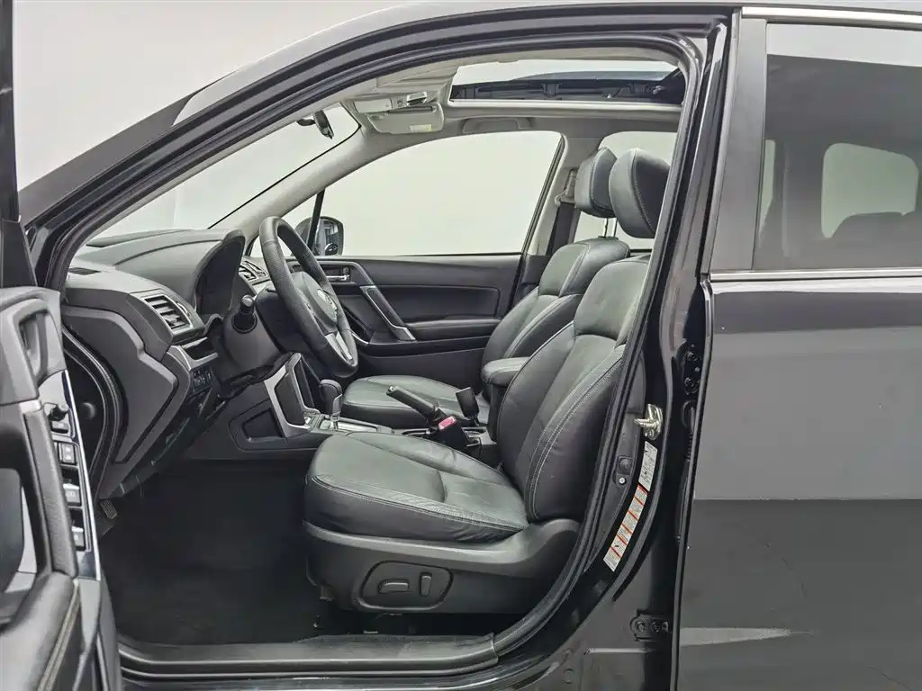 Subaru Forester 2017 — фото 10