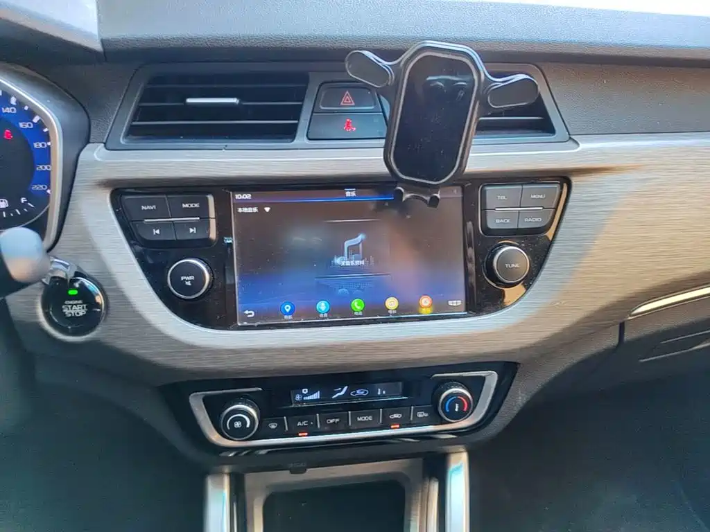 Geely Vision X3 2018 — фото 13