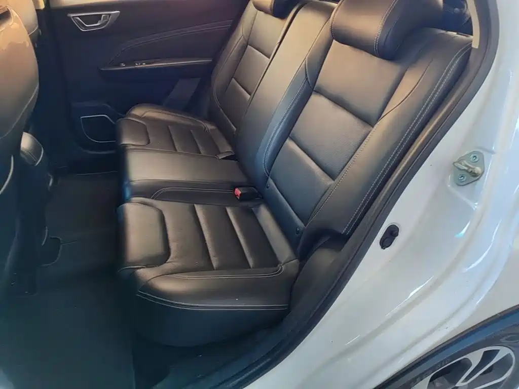 Geely Vision X3 2018 — фото 17