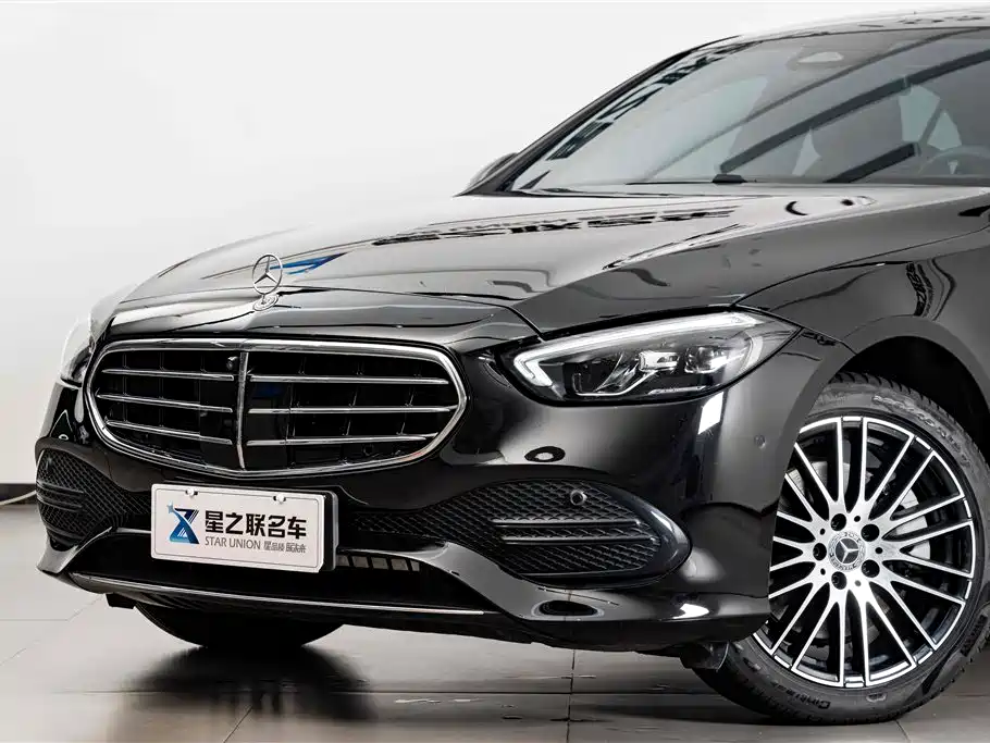 Mercedes-Benz C-Class 2025