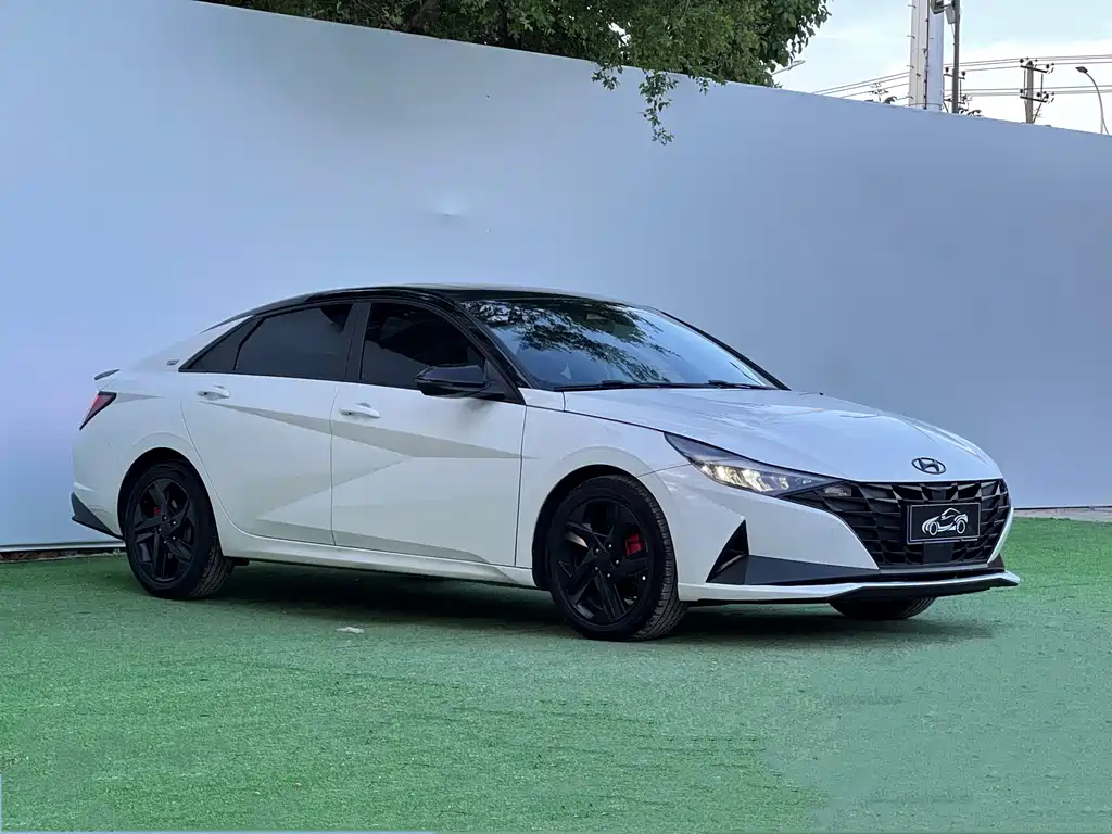 Hyundai Elantra 2022