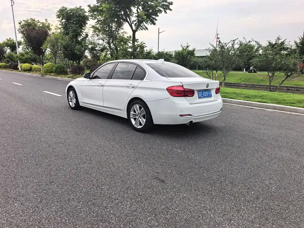 BMW 3 Series 2015 — фото 14
