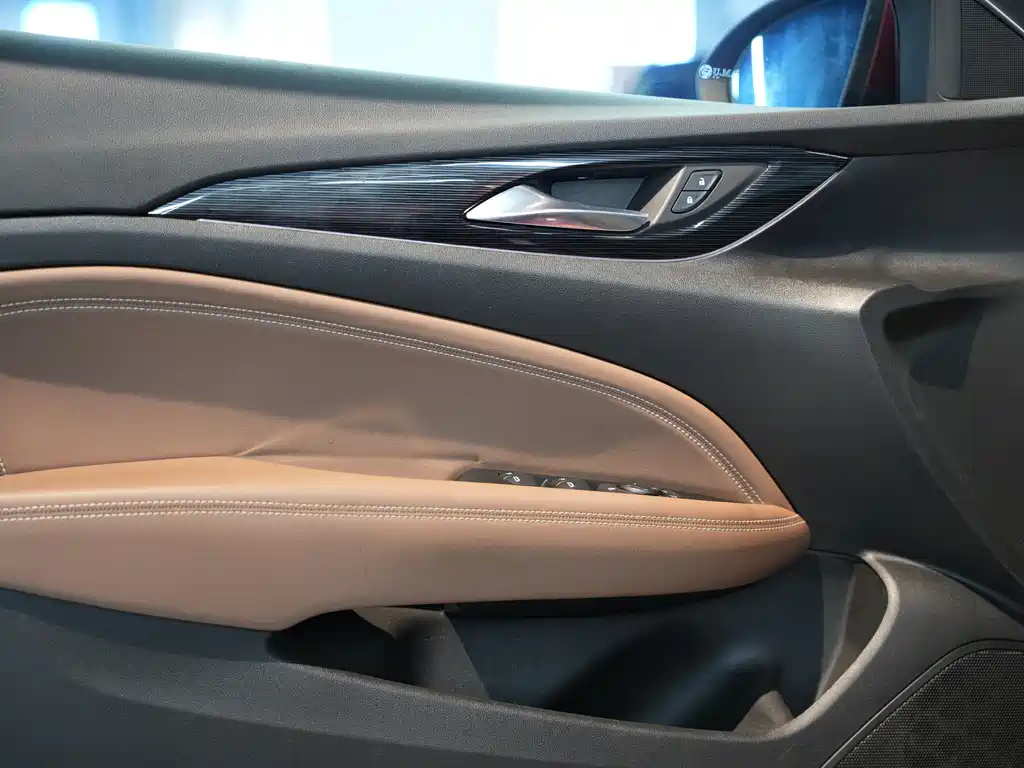 Buick Regal 2019 — фото 15