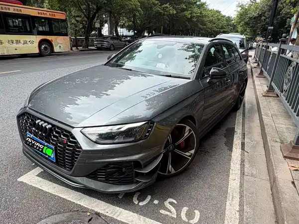 Audi RS 4 2023