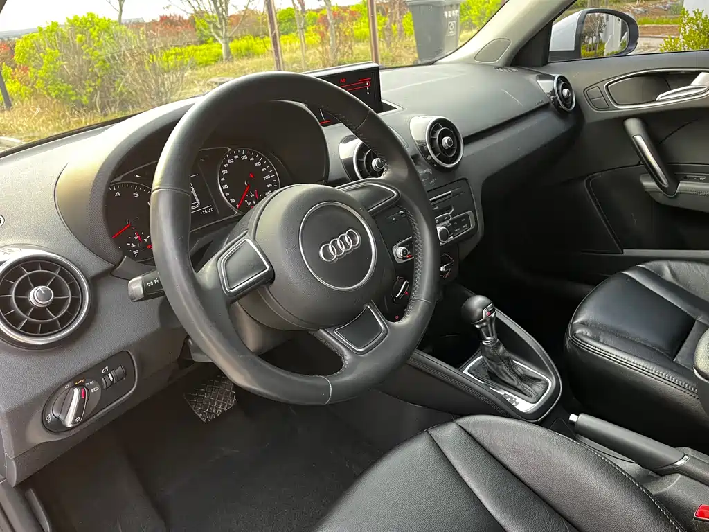Audi A1 2016 — фото 10