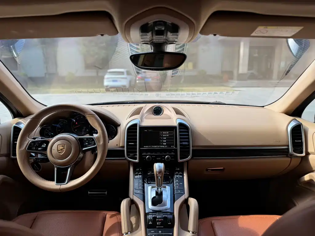 Porsche Cayenne 2015 — фото 9