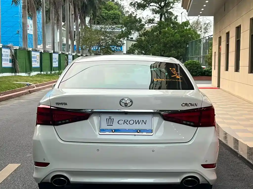 Toyota Crown 2016 — фото 8