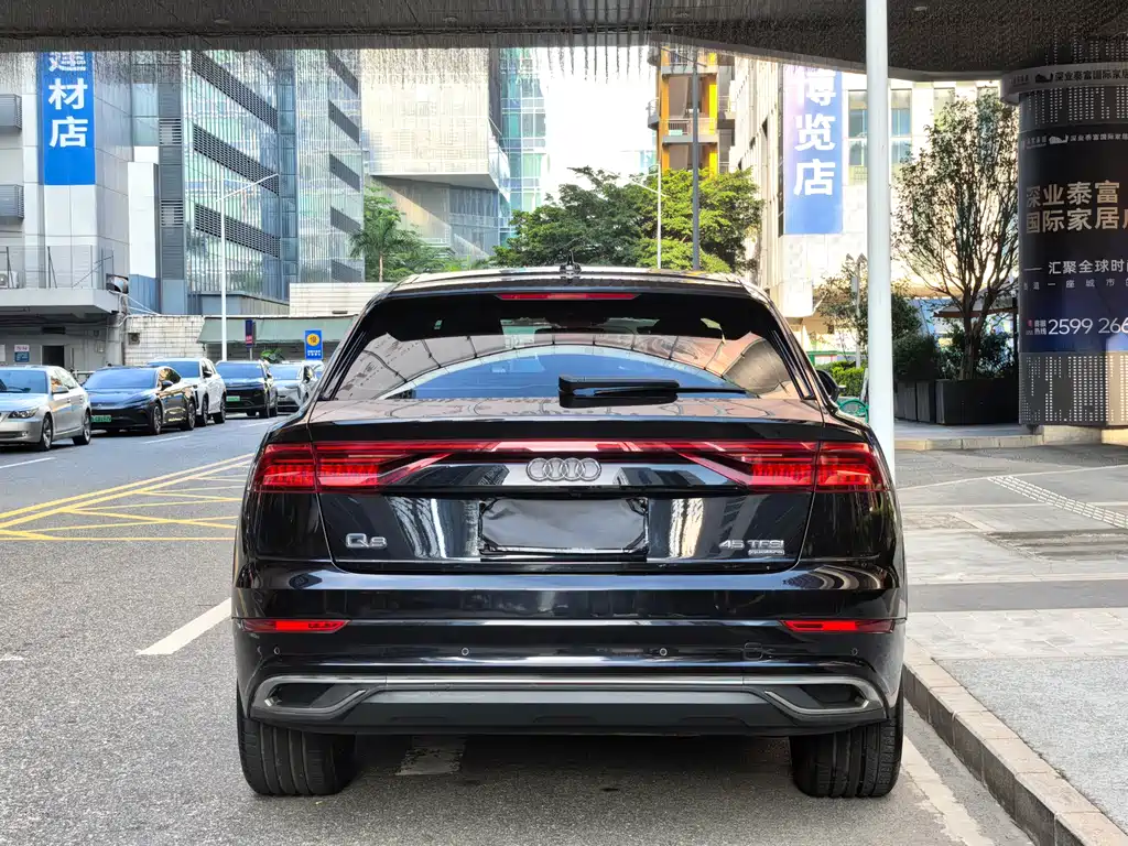 Audi Q8 2021 — фото 15