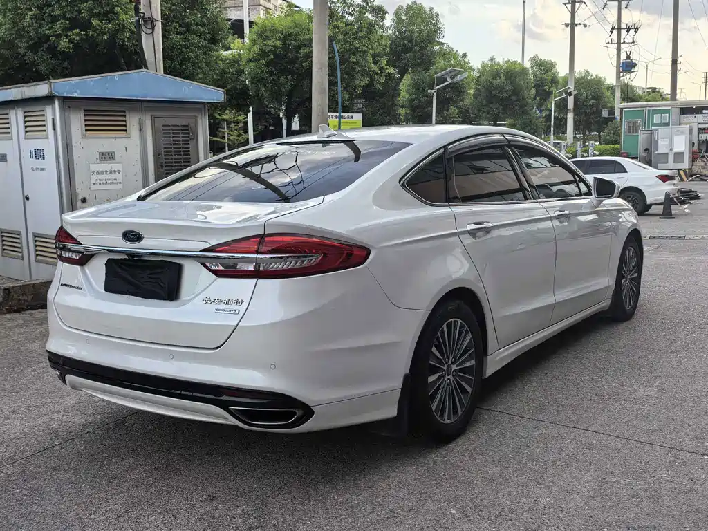 Ford Mondeo 2018 — фото 4