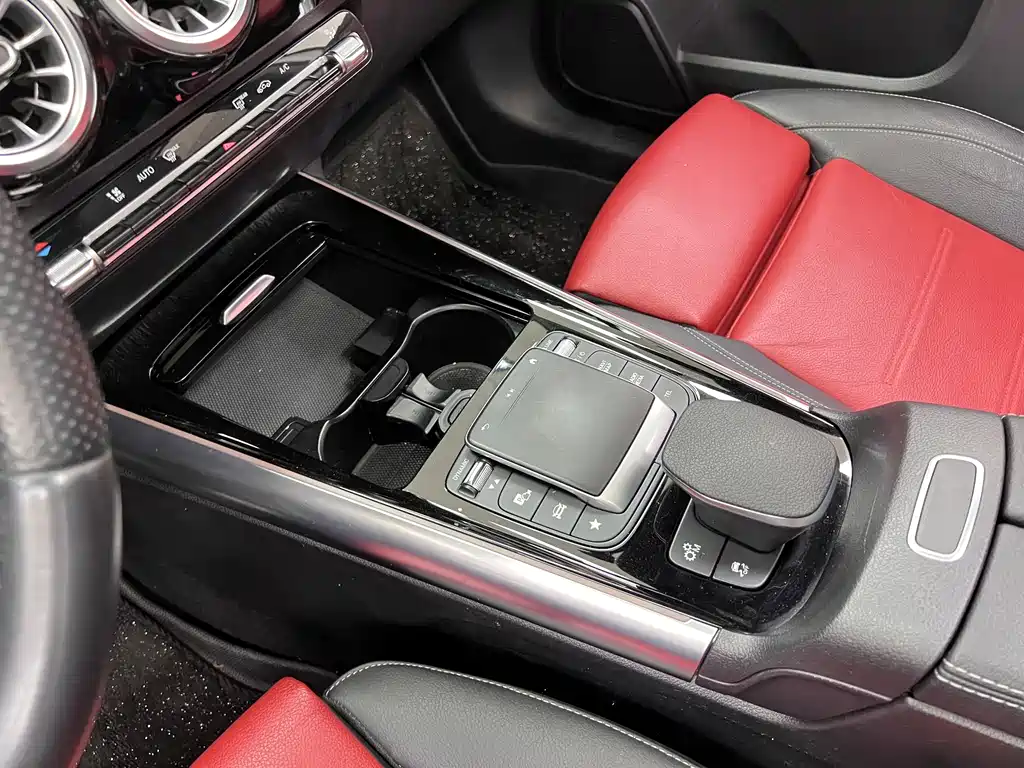 Mercedes-Benz GLA AMG 2022 — фото 27