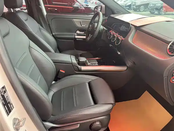 Mercedes-Benz GLA 2021