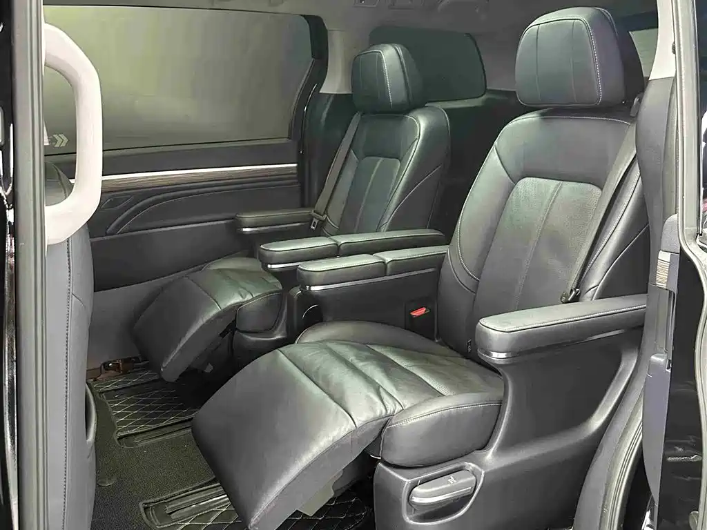 GAC Motor Trumpchi M8 2022 — фото 5