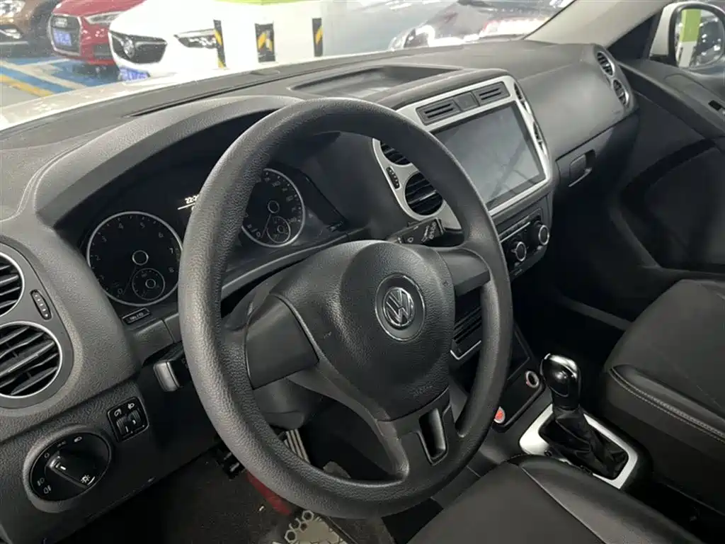 Volkswagen Tiguan 2019 — фото 12