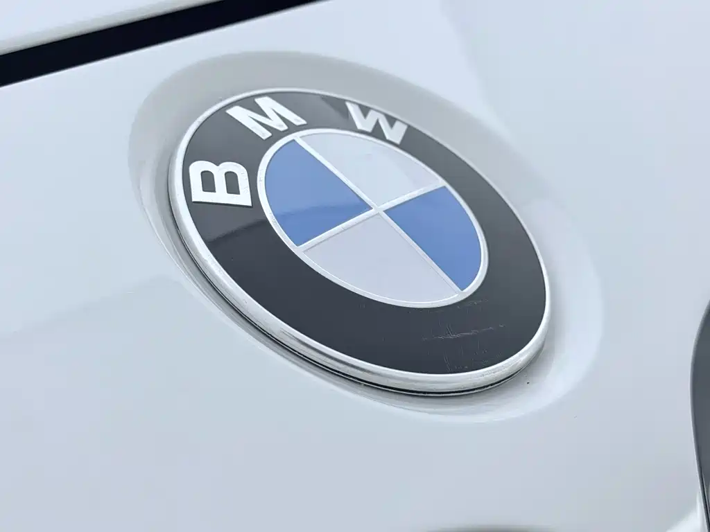 BMW 3 Series 2018 — фото 22