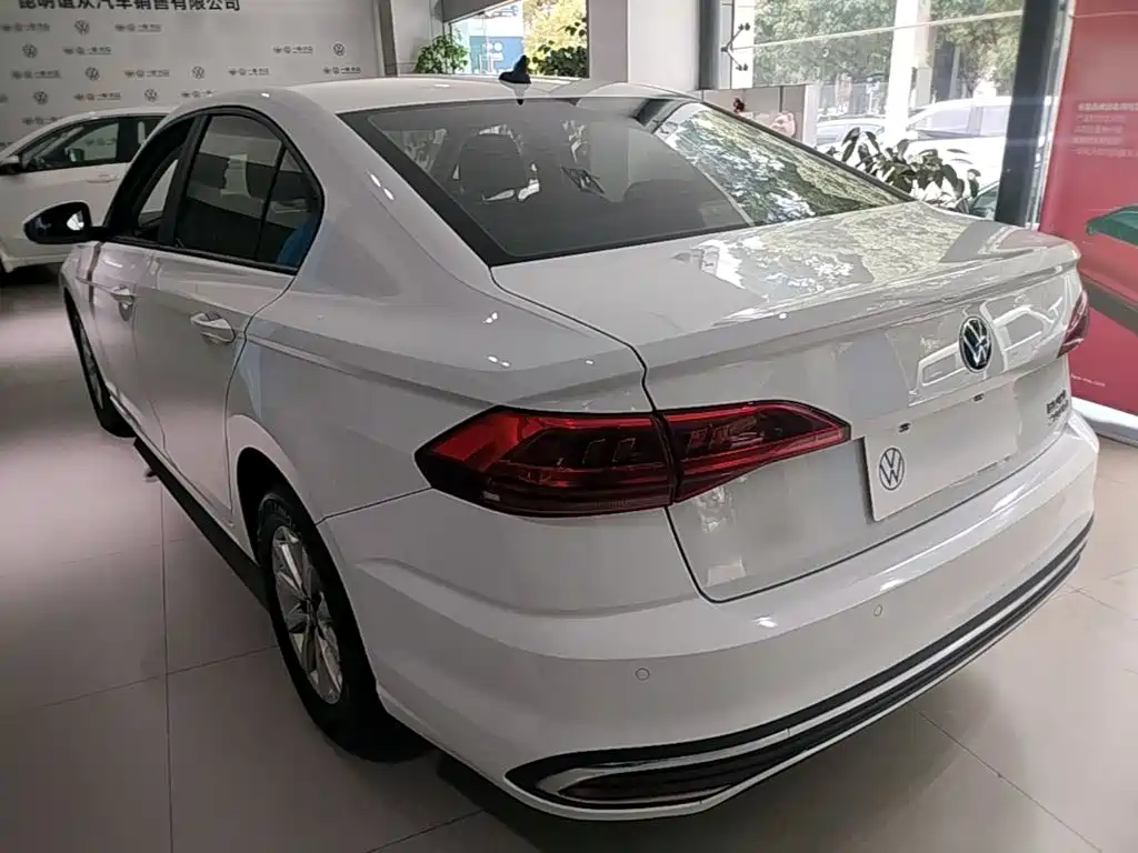 Volkswagen Bora 2023