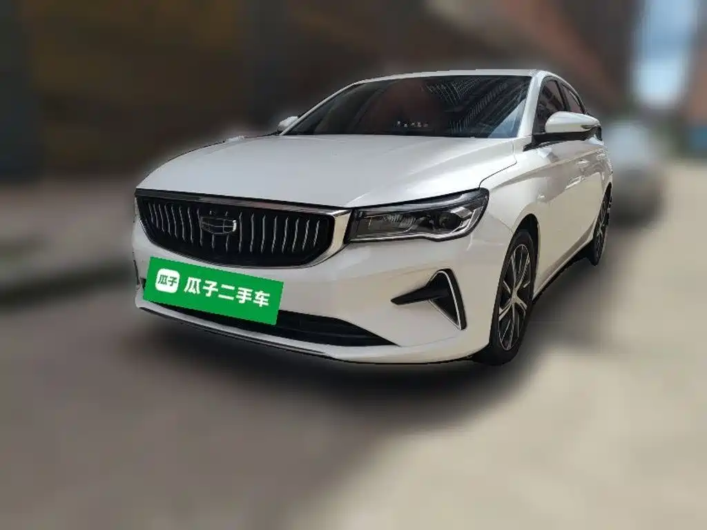 Geely Emgrand 2022