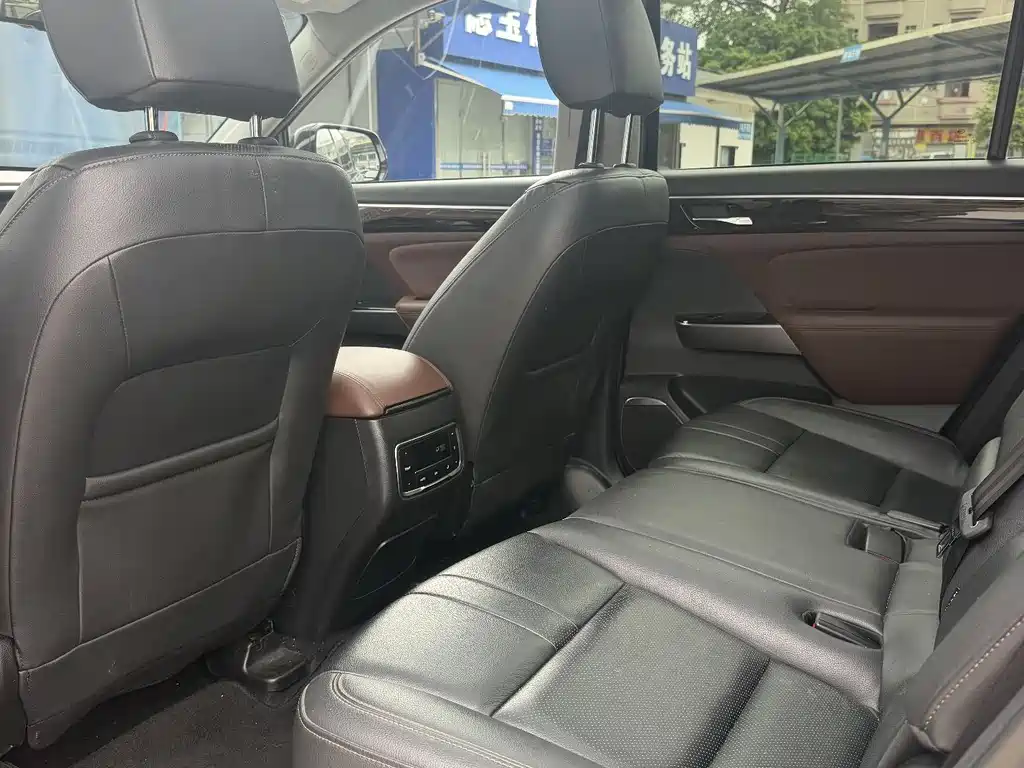 GAC Motor Trumpchi GS8 2019 — фото 10