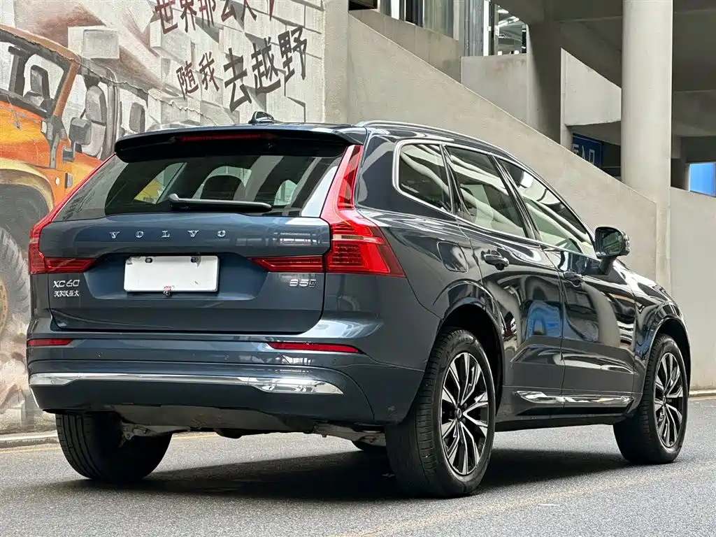 Volvo XC60 2025 — фото 5