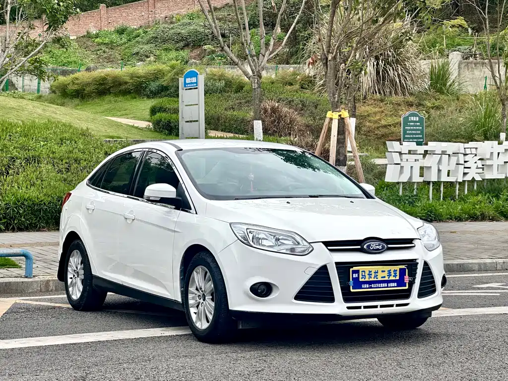 Ford Focus 2014 — фото 3