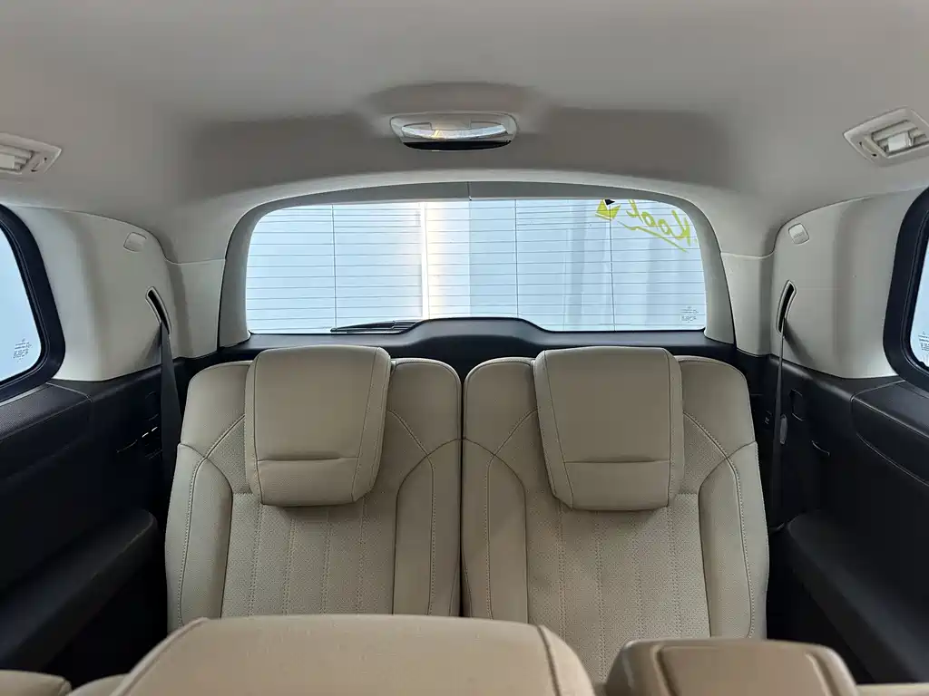 Mercedes-Benz GLS 2017 — фото 16