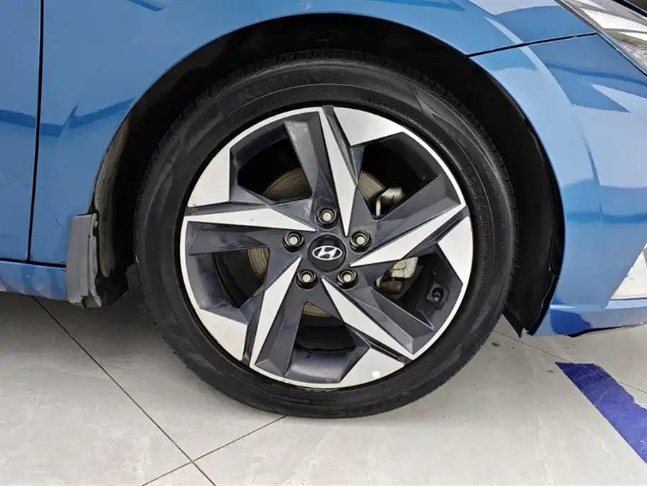 Hyundai Elantra 2021