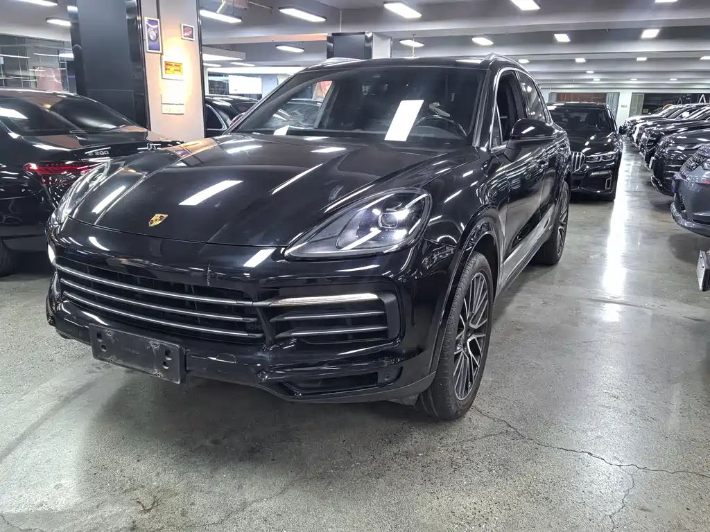 Porsche Cayenne 2018 — фото 1