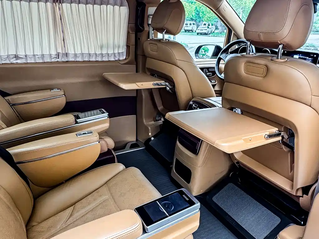 Mercedes-Benz V-Class 2022 — фото 14