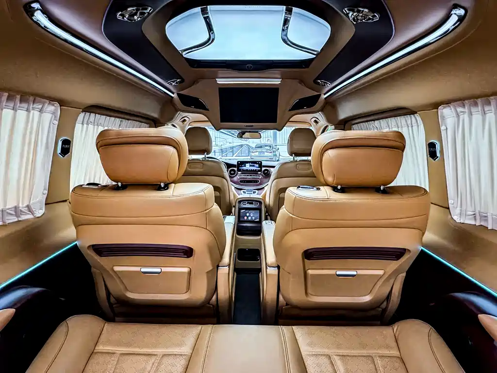 Mercedes-Benz V-Class 2022 — фото 34