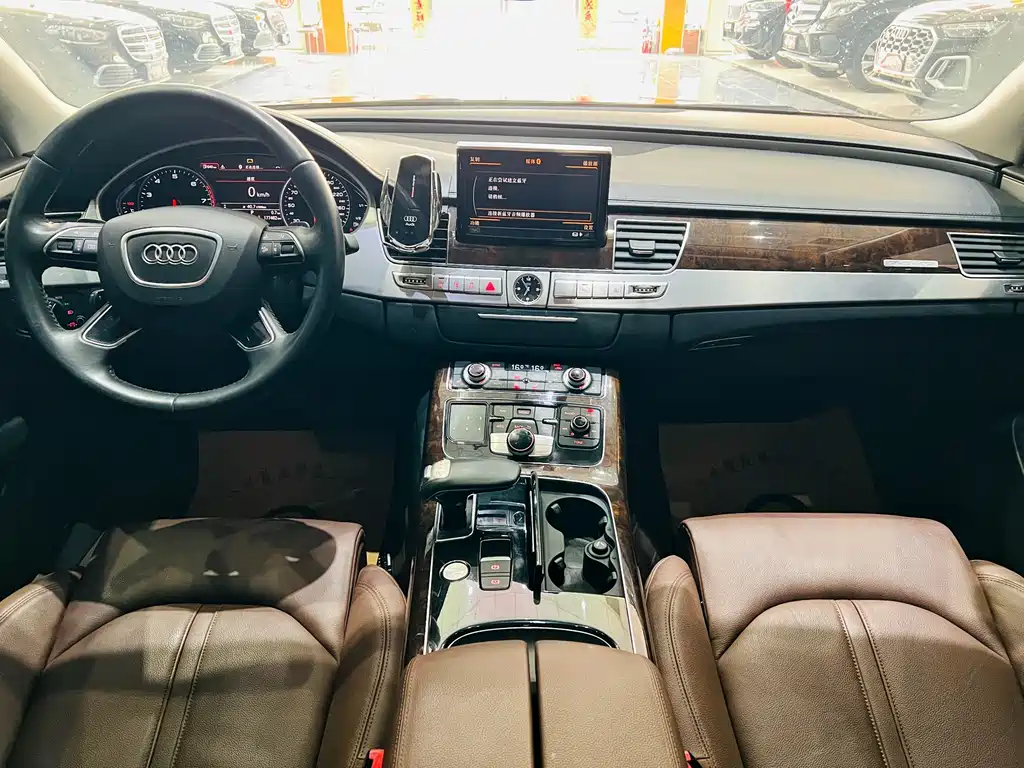 Audi A8 2015 — фото 6