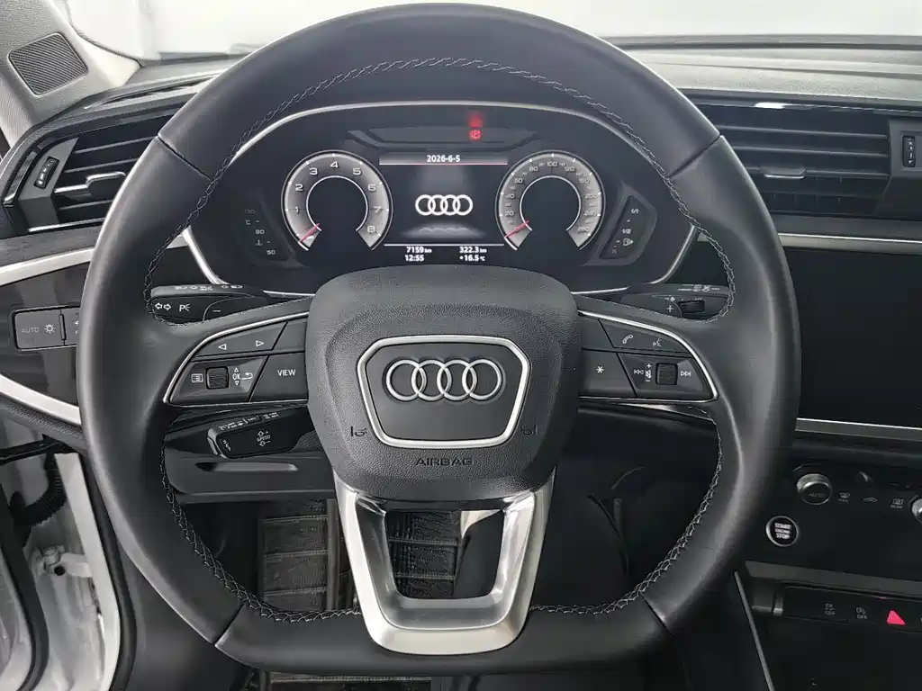 Audi Q3 2023 — фото 12